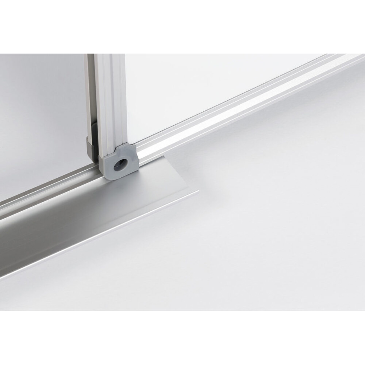 Dahle Basic Board 45 x 60 cm weiß lackiert, im Alu-Rahmen 