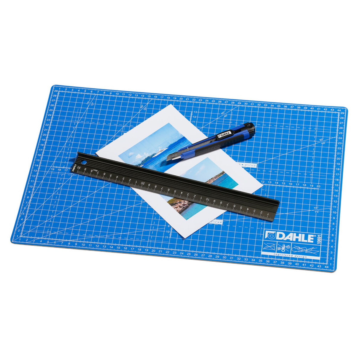 Dahle Selbstschließende Schneidematte A3 blau, schnittfester Kern, 30x45 cm 